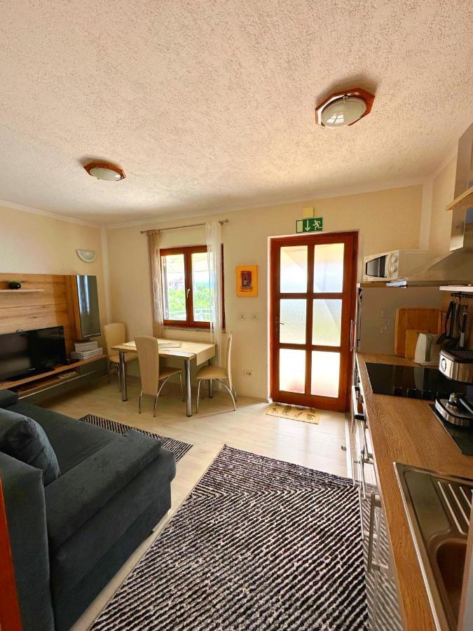 Apartments Plavcic Plomin Bagian luar foto